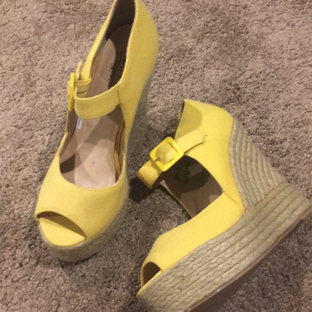 Never been worn summer wedges❤️